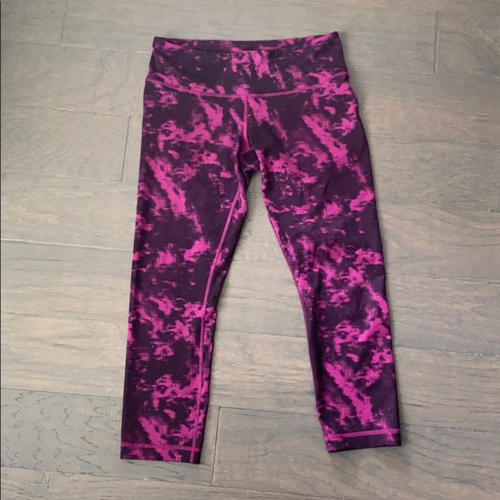 RARE Original Lululemon Wunder Under Crop